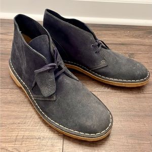 Clarks The Original Desert Boot Suede Navy, never worn EUC size 9 men’s US